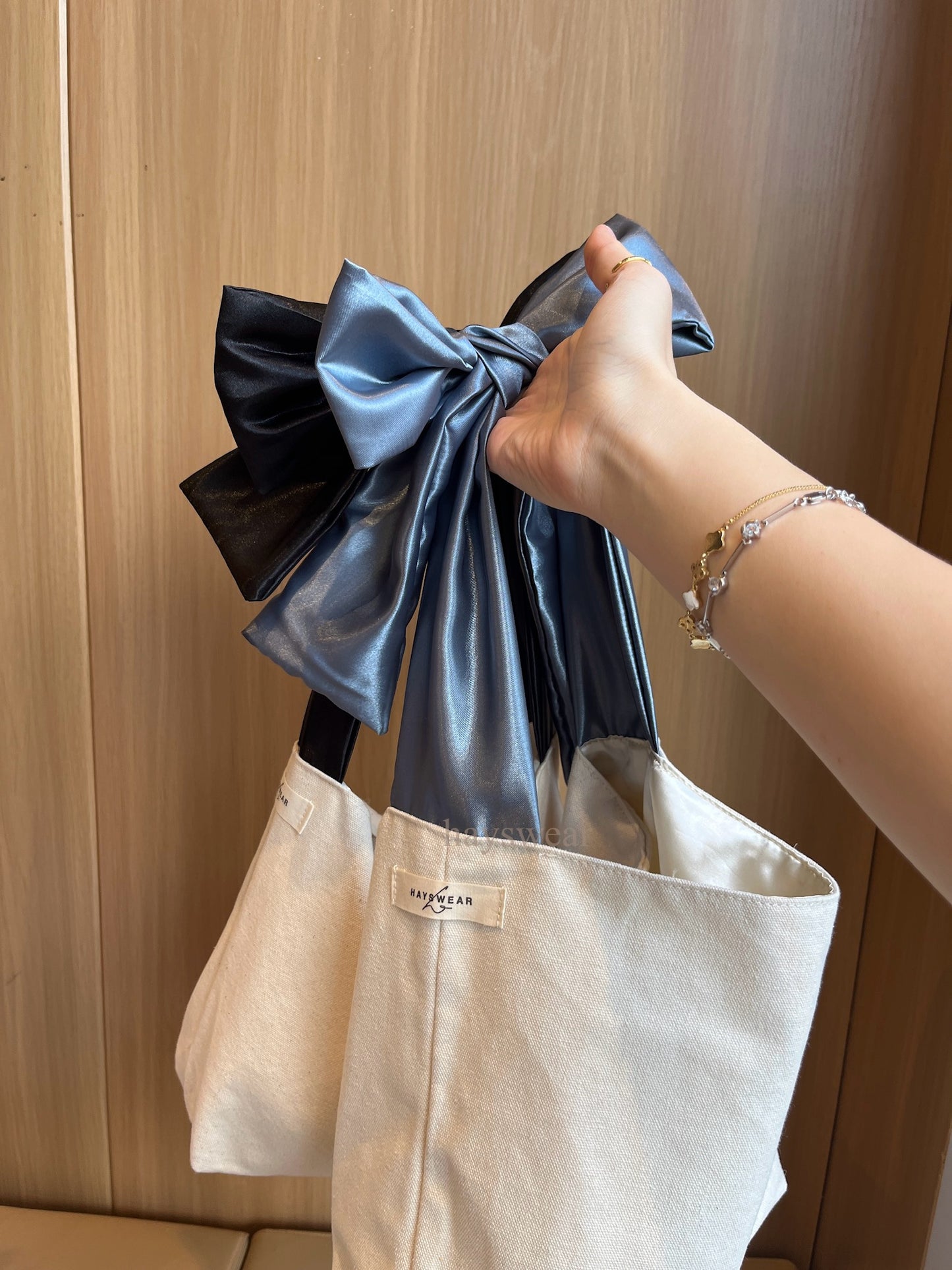 Lake Blue Bow Bag